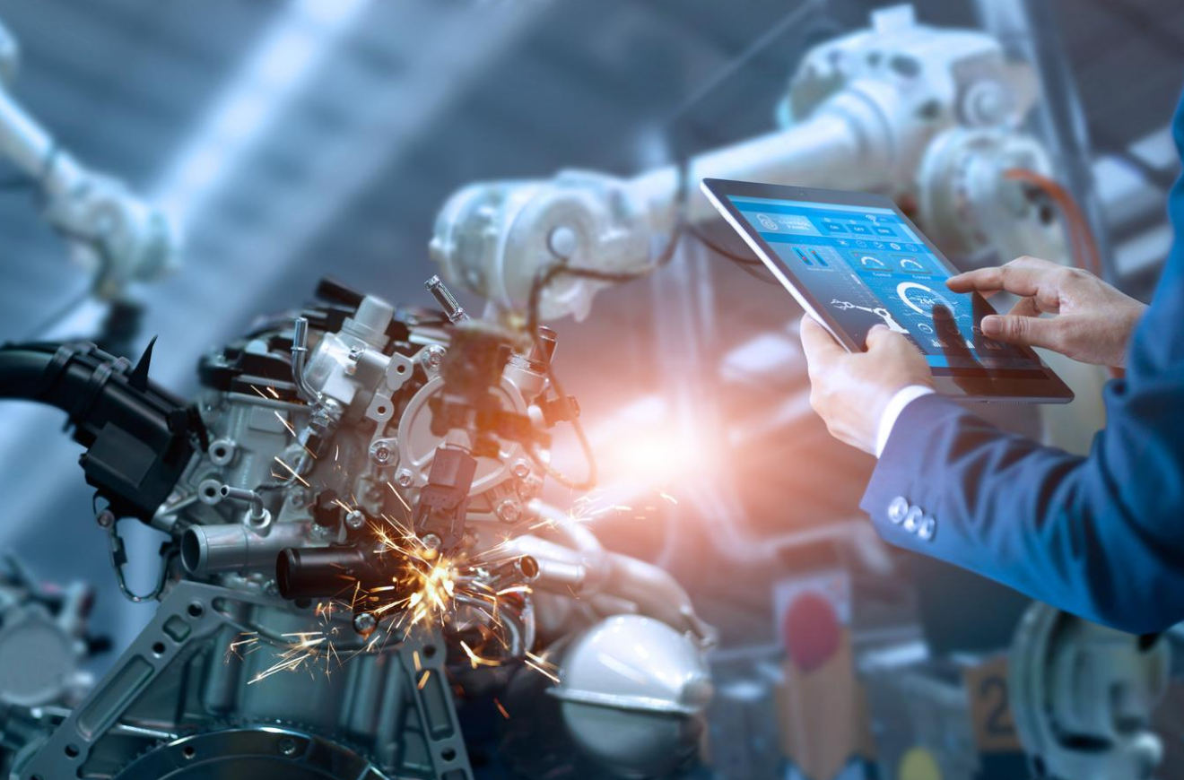 Choose The Right Manufacturing Software Development Partner 2 (1)